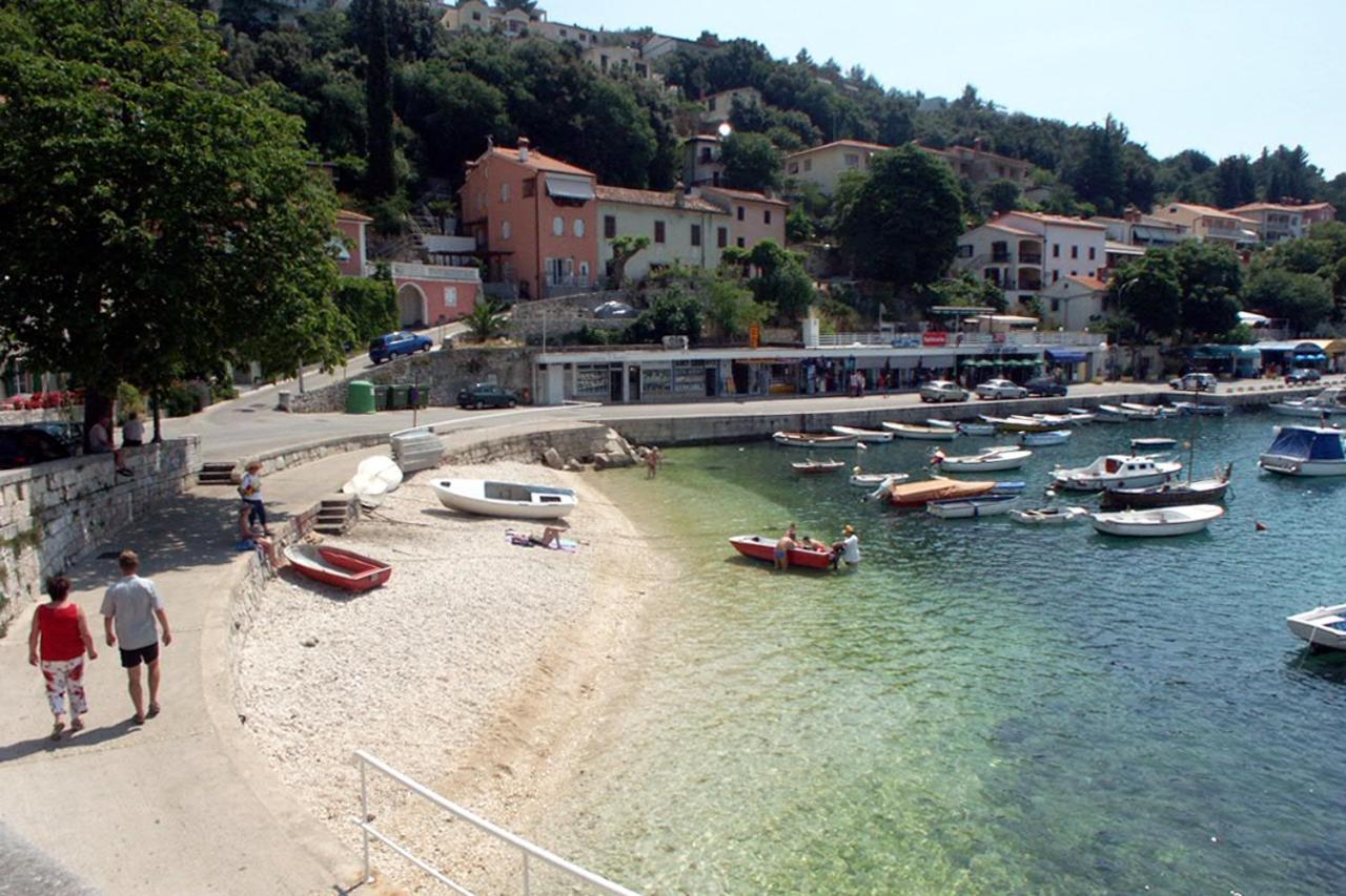 Apartments With A Parking Space Rabac, Labin - 7622 Eksteriør billede