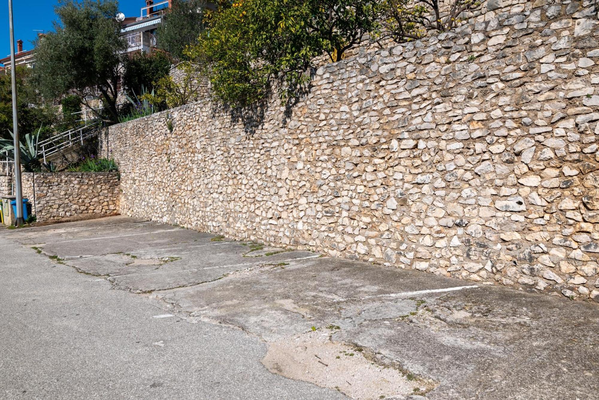 Apartments With A Parking Space Rabac, Labin - 7622 Eksteriør billede